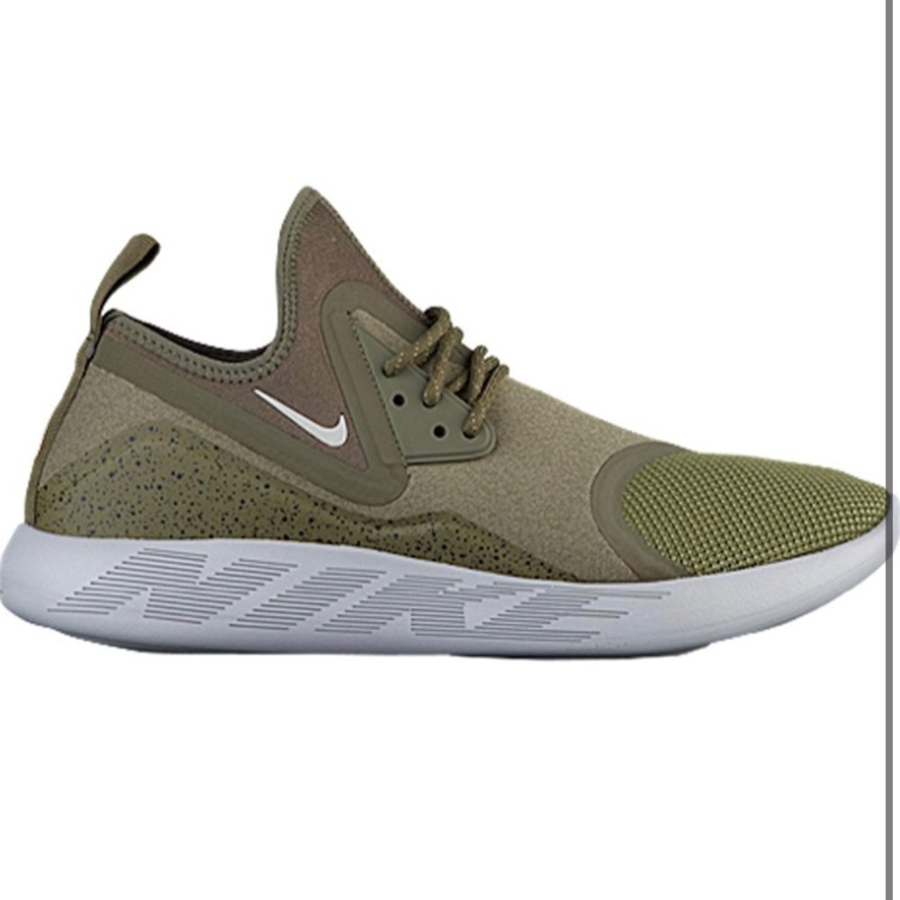 Lunarcharge Essential 'Palm Green'